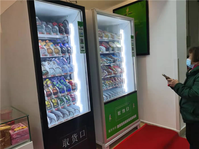 四川中青旅綿陽(yáng)分社、綿陽(yáng)市中旅假日旅行社、綿陽(yáng)自來(lái)文化傳播有限公司24H自助售貨服務(wù)盛大開(kāi)業(yè)