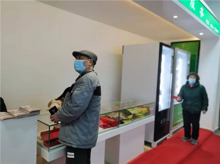 四川中青旅綿陽(yáng)分社、綿陽(yáng)市中旅假日旅行社、綿陽(yáng)自來(lái)文化傳播有限公司24H自助售貨服務(wù)盛大開(kāi)業(yè)