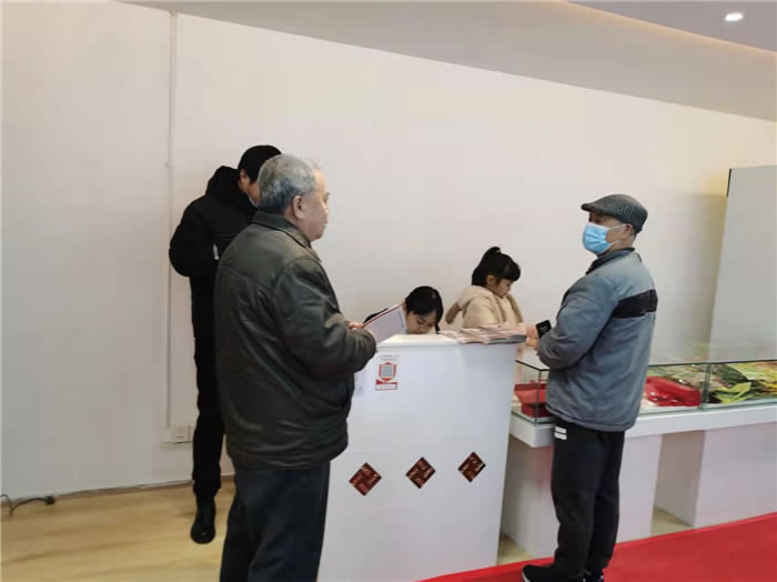 四川中青旅綿陽(yáng)分社、綿陽(yáng)市中旅假日旅行社、綿陽(yáng)自來(lái)文化傳播有限公司24H自助售貨服務(wù)盛大開(kāi)業(yè)