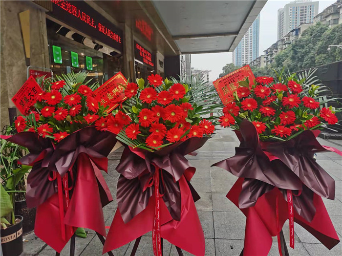 四川中青旅綿陽(yáng)分社、綿陽(yáng)市中旅假日旅行社、綿陽(yáng)自來(lái)文化傳播有限公司24H自助售貨服務(wù)盛大開(kāi)業(yè)