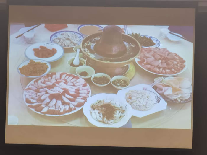 綿陽(yáng)中旅行假日旅行社舉行胡楊林、南疆專(zhuān)列推薦會(huì)