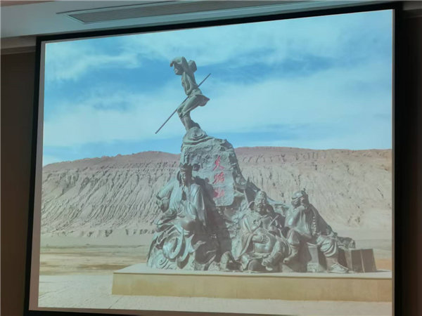 “金色胡楊 南疆盛景”秋攝漫旅行空調(diào)專列13日游